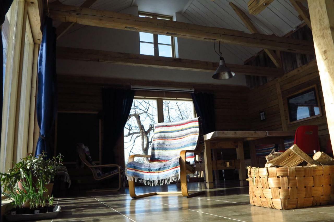 Gasthaus Mednieki Kalvene Krusati Exterior foto
