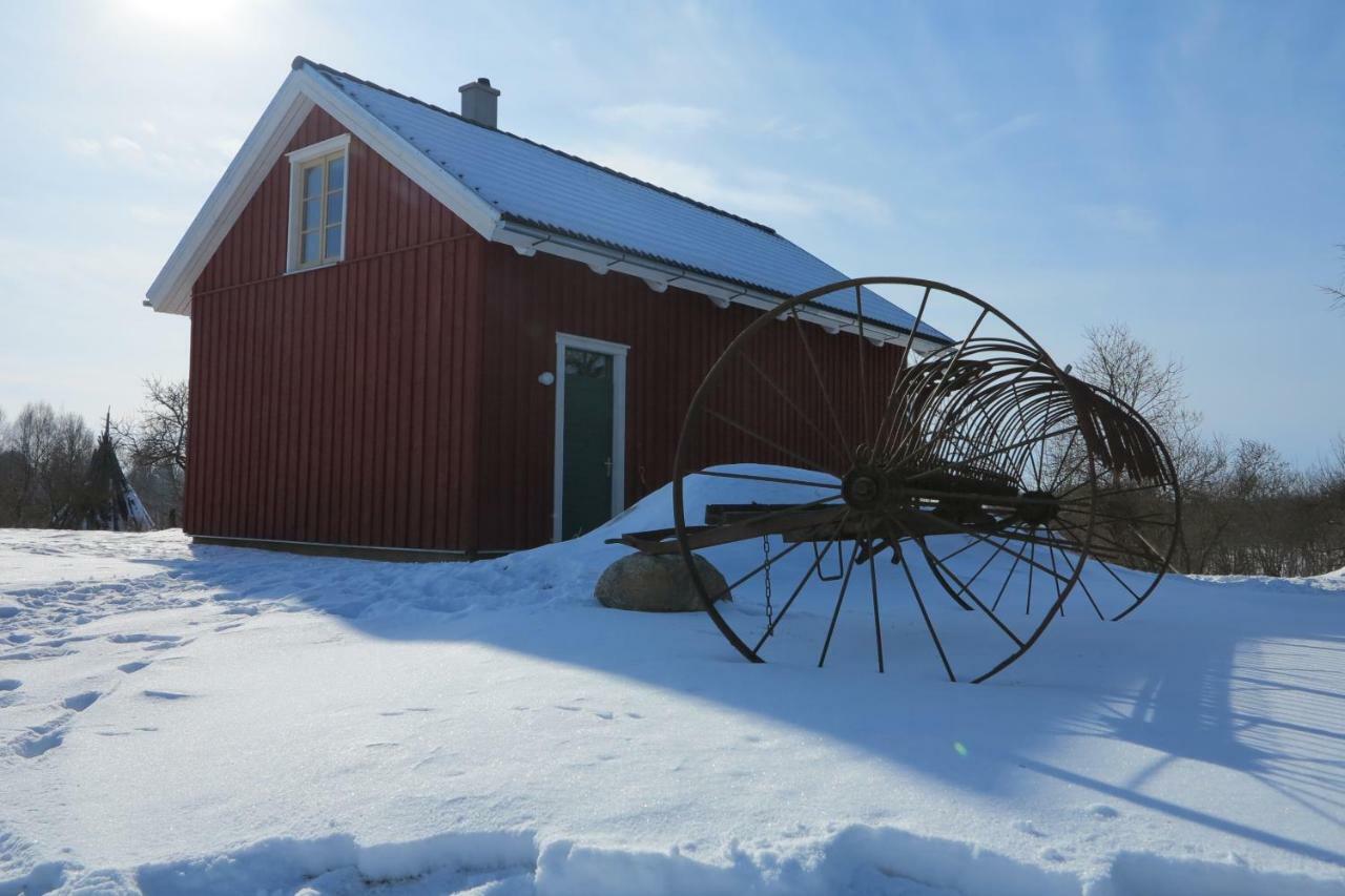 Gasthaus Mednieki Kalvene Krusati Exterior foto