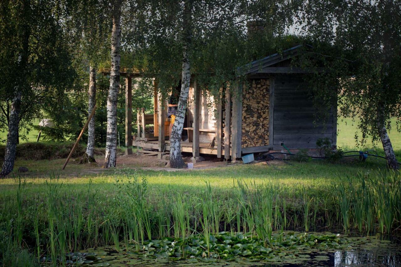 Gasthaus Mednieki Kalvene Krusati Exterior foto